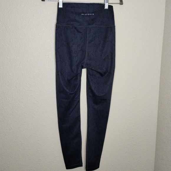 AllFenix Blue Snake Print Compression Leggings Size Medium - Picture 5 of 7